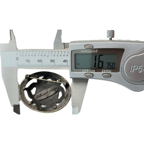 Ginnie Johansen Oval Gold Tone Red Glass Center Cab Pin Brooch, Signed - Picture 5 of 7